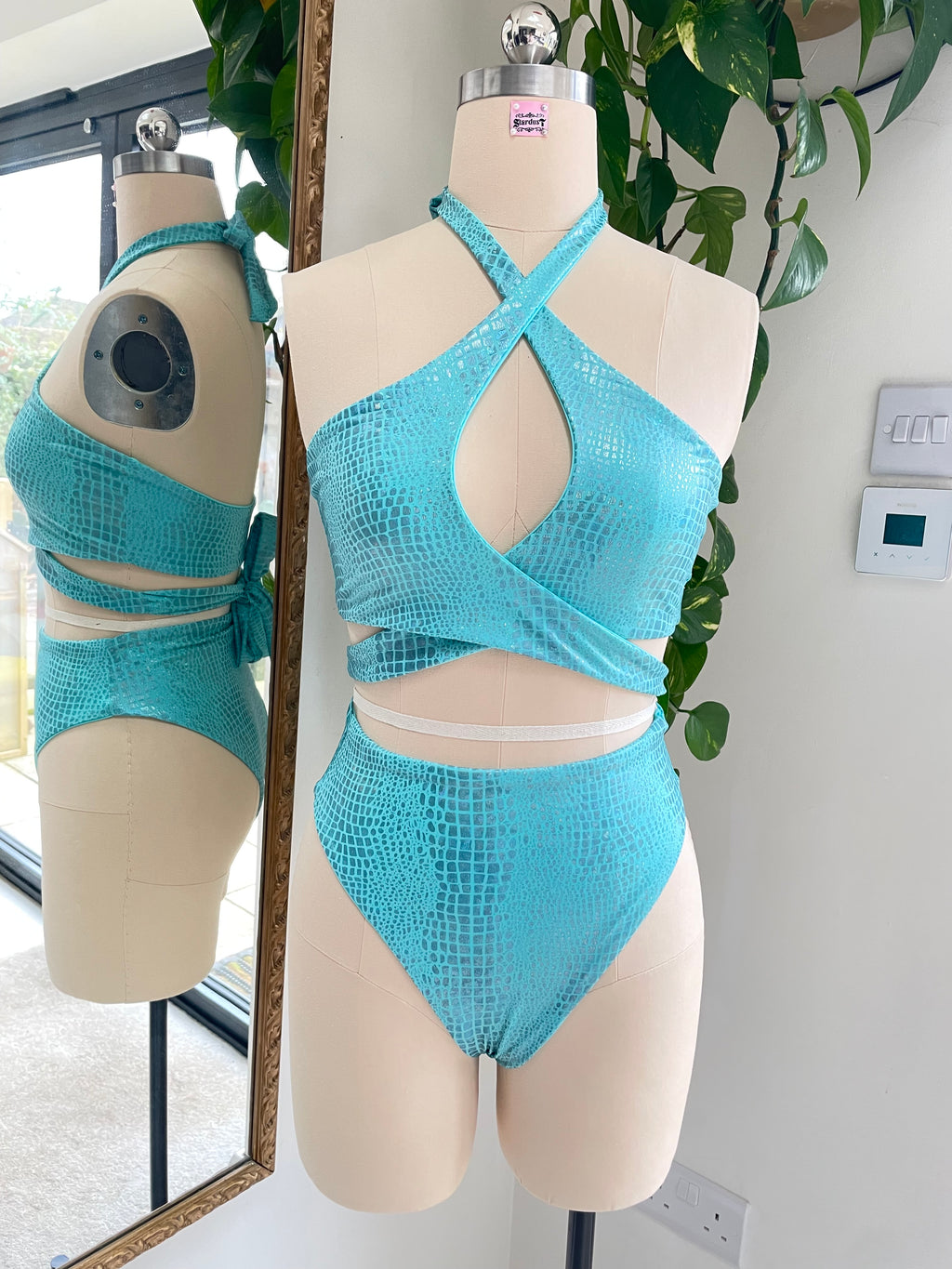 Venus Bikini Set