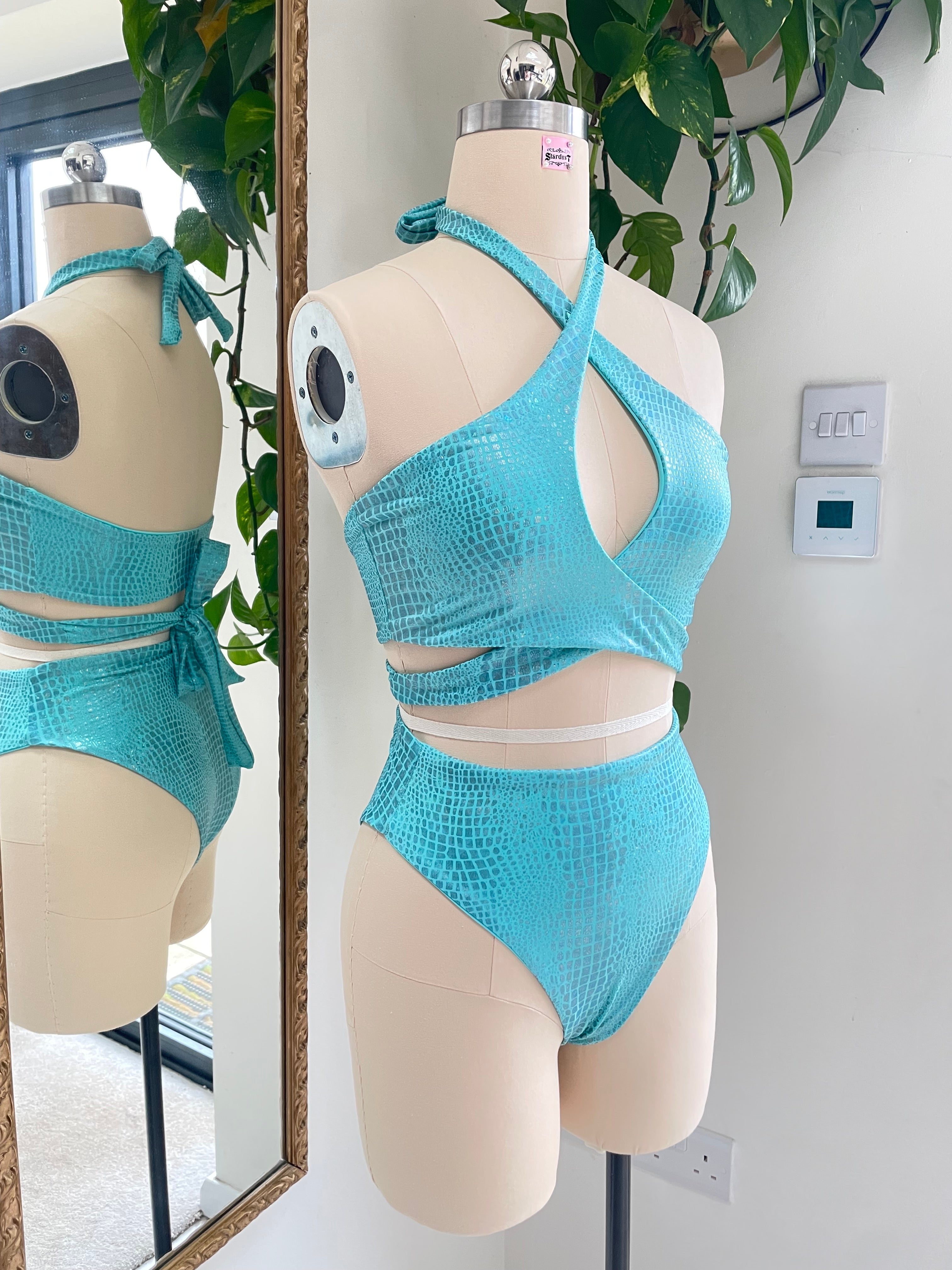 Venus Bikini Set